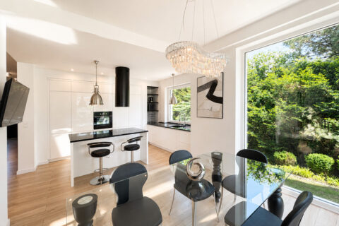 Nowoczesny dom 262 m² na dużej działce 1450 m² |